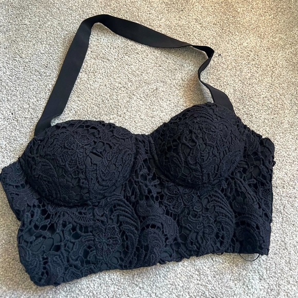 Crochet bralet top - Picture 2 of 5